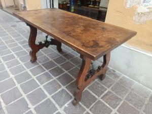 Tavolo fratino